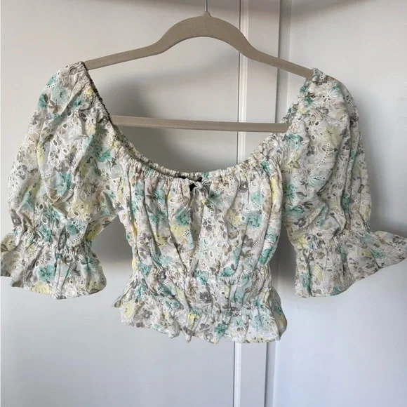 MinkPink Floral Puff Sleeve Top - Picture 3 of 4